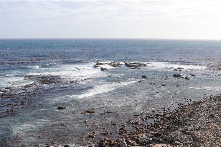 Gemi trafiği Süveyş Kanalı'nda 6 ayda dibe vururken Ümit Burnu'nda iki katına çıktı