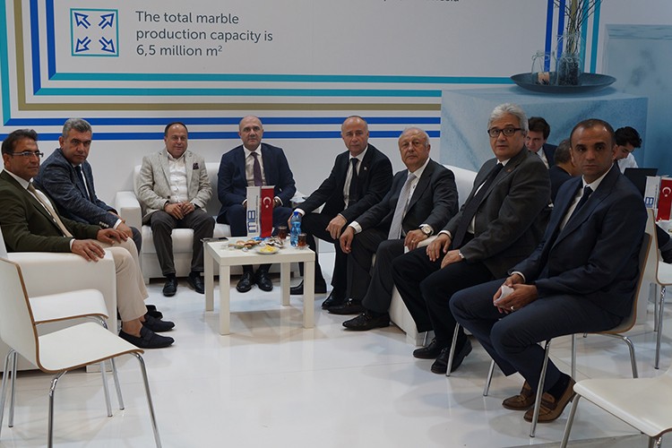 Dünyaya Türk doğal taşı