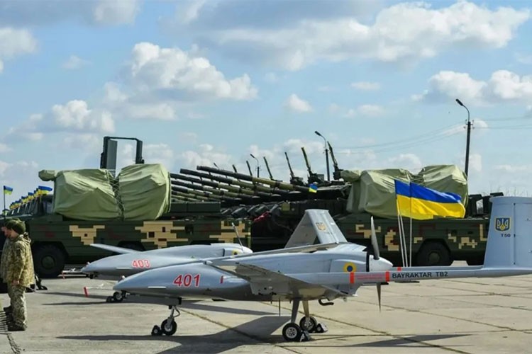 Baykar'dan TB2'lere yeni FPV drone entegrasyonu