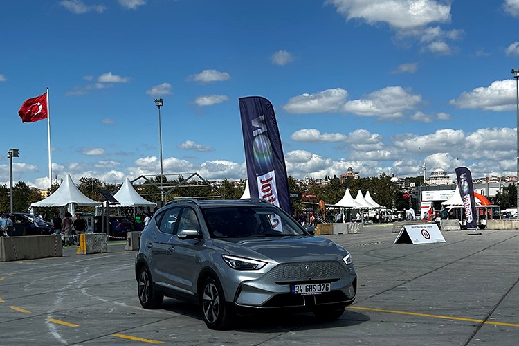 Binlerce Kişi Çevreci Araçları İlk Kez Test Etti