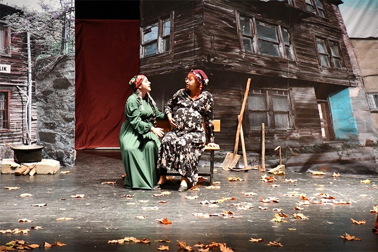 Bilecik'te "Son söz kadınlarda" adlı oyun sahnelendi