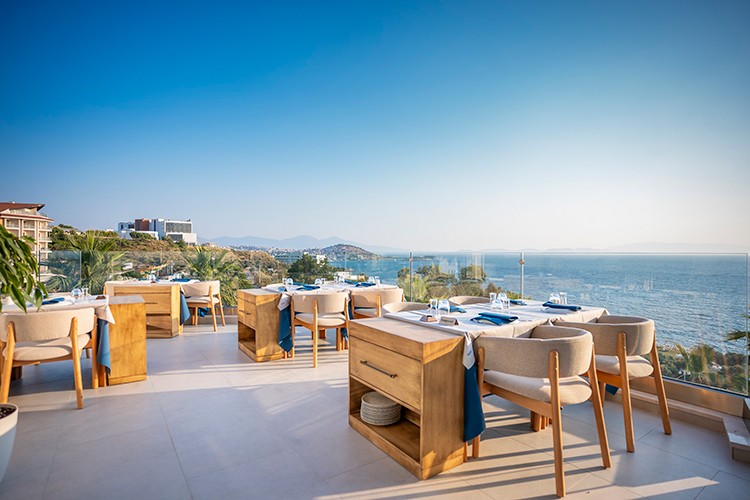 Qlusive Hotel, Kuşadası'nda misafirlerini ağırlamaya başladı