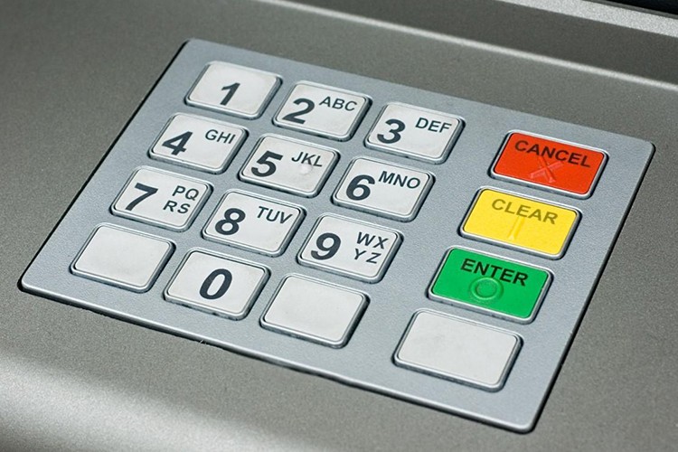 Tek ATM'de birleştiler