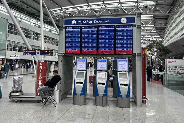 Almanya'daki "havalimanı grevi" 100 binden fazla yolcuyu etkiliyor