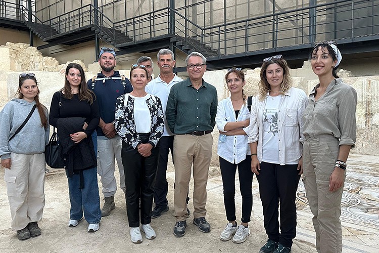 İş Bankası'ndan Muzalar Evi'ne koruma desteği