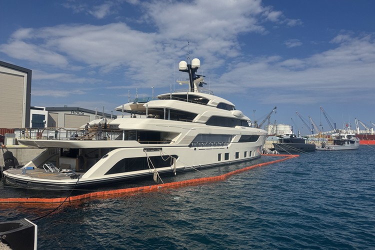 Akdeniz'e indirilen "Antalya" imzalı 3 lüks yat Avrupa'ya uğurlanacak
