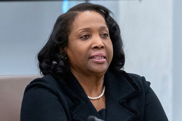 Cook'un görevden alınmasını durduran karara itiraz