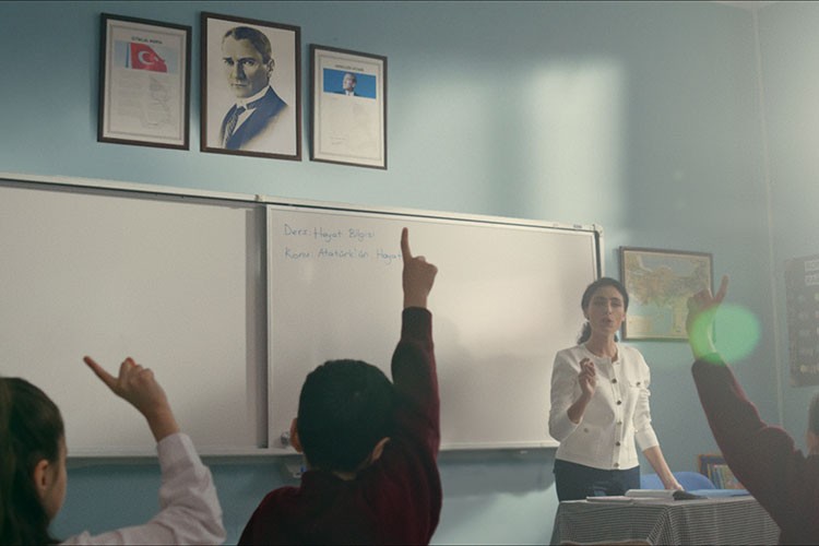 Depremzede çocukların eğitimi için harekete geçti