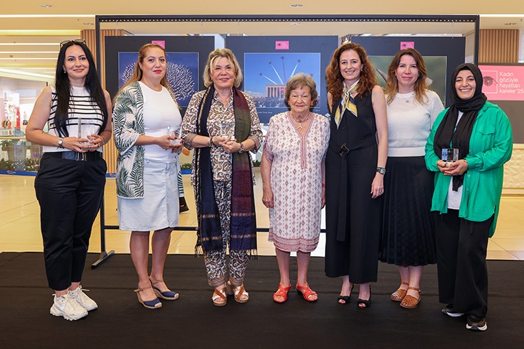 Kadın gözüyle hayattan kareler