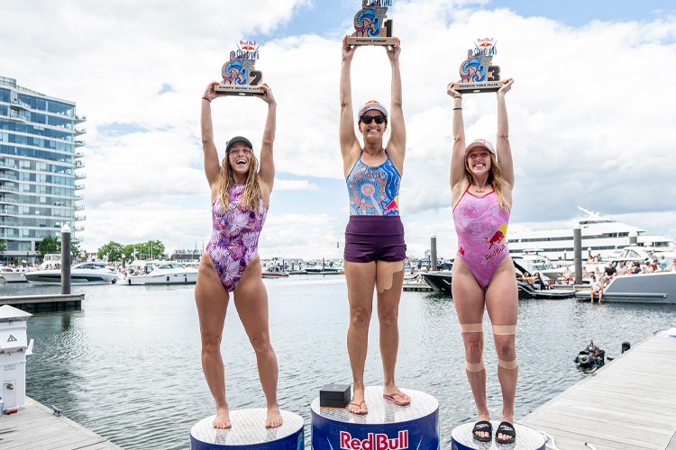 Red Bull Cliff Diving Dünya Serisi'nin 100. Etabı Boston'da Nefesleri Kesti