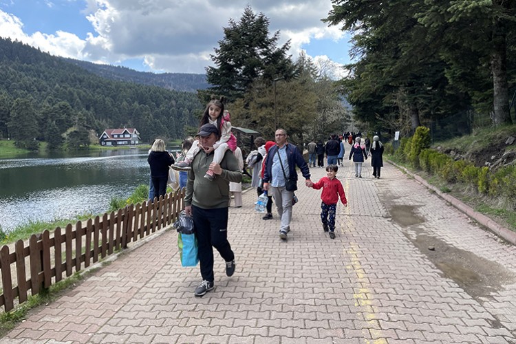 Gölcük Tabiat Parkı'nda 1 Mayıs yoğunluğu