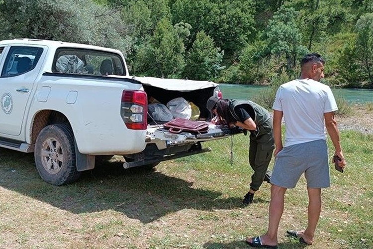 Tunceli'de kaçak balık avlayanlara ceza kesildi