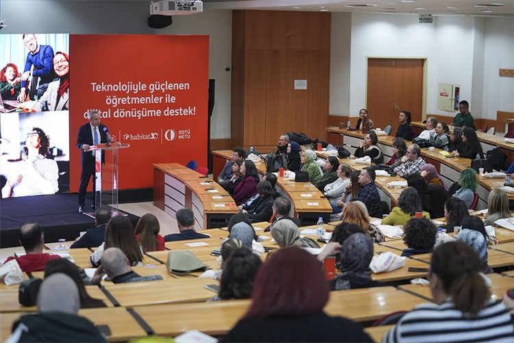 "Dijital Öğretmenler" projesinde yer alanlar bir araya geldi