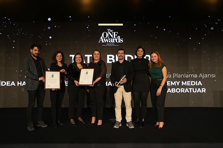 TatilBudur'a "The ONE Awards"tan birincilik ödülü