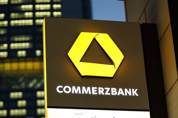 Commerzbank karını ikiye katladı
