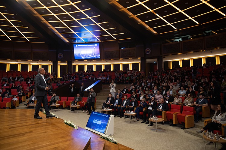 "E-İhracat ile Küçülen Dünya" paneli