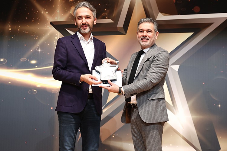 Uçtan Uca Müşteri Deneyimi Modeli'ne altın ödül