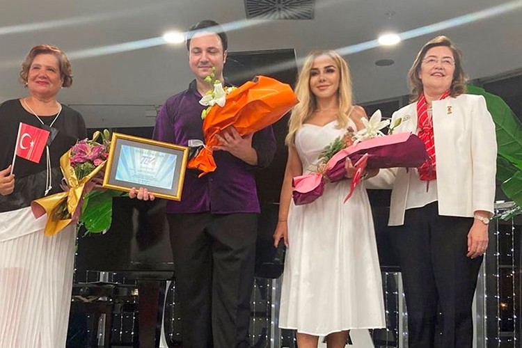 Engelleri aşan sergiye yoğun ilgi