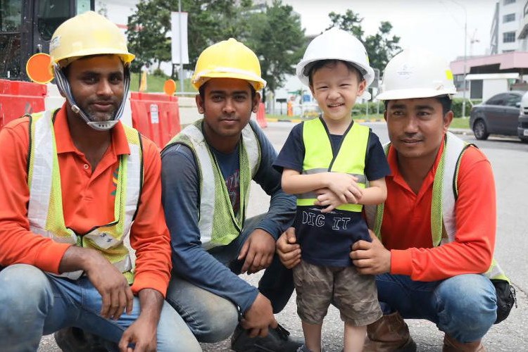 Geçen yıl 300 bin yabancıya çalışma izni verildi