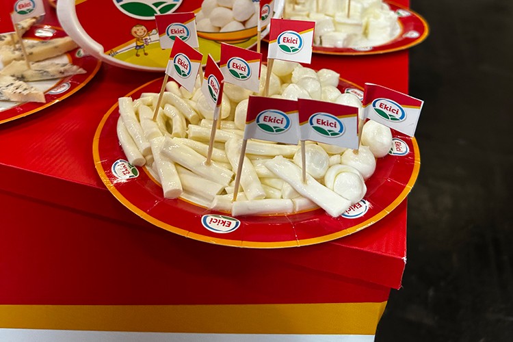 Ekici, Türk Peynirlerini ANUGA Fuarında Tanıttı