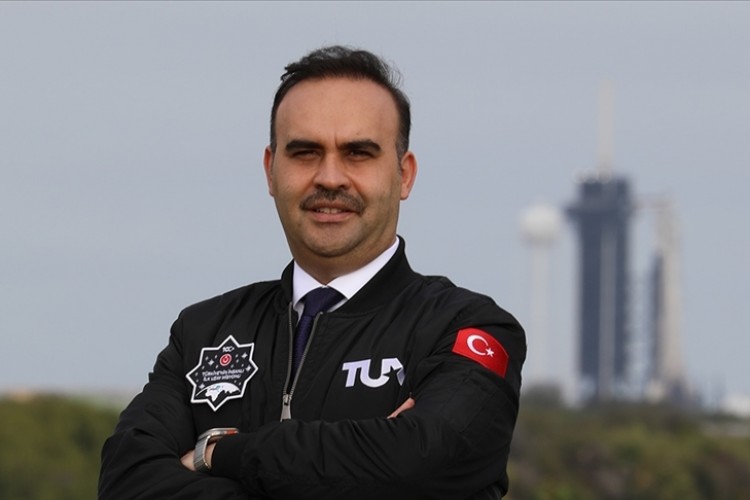 "600 milyar doları aşan uzay ekonomisinden daha fazla pay alacağız"