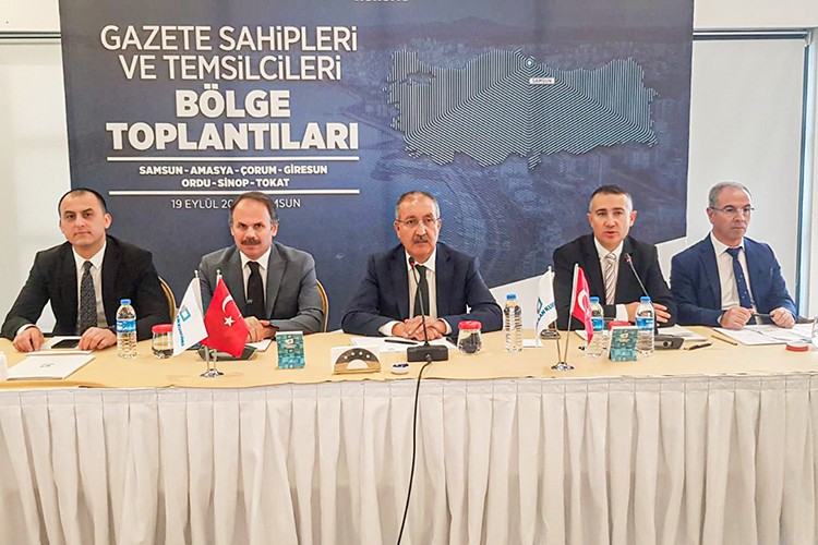 "Gazetelerin kaderi internet haber sitelerinden ayrı değildir"