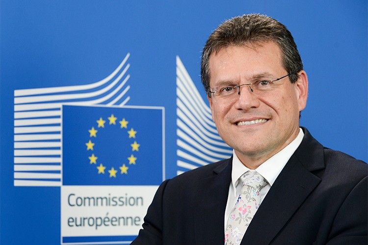 AB, ABD tarifelerine misillemeyi erteledi