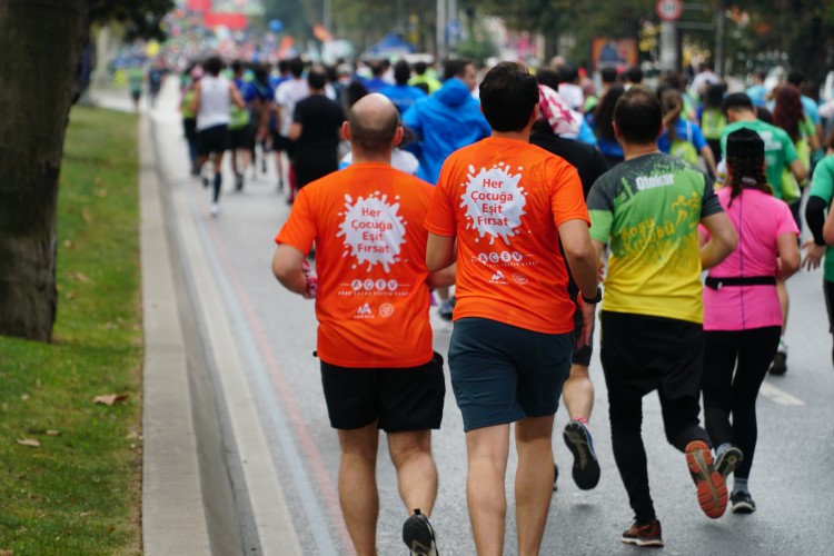 AÇEV, Runtalya Maratonu'nda depremden etkilenen çocuklar için koşacak