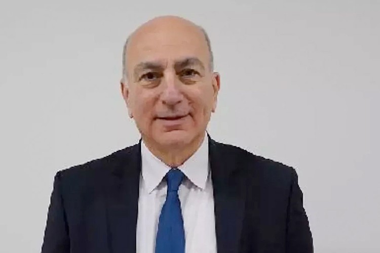 Liyakat biterse ekonomide güven biter