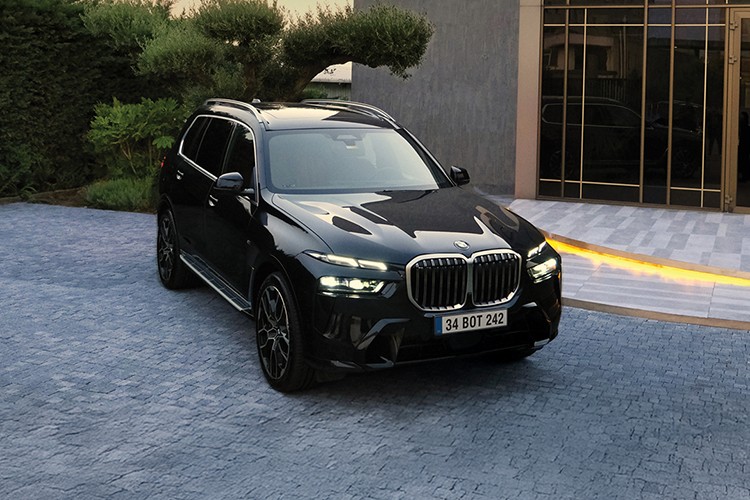 BMW X5 ve BMW X7 Türkiye yollarına geri döndü