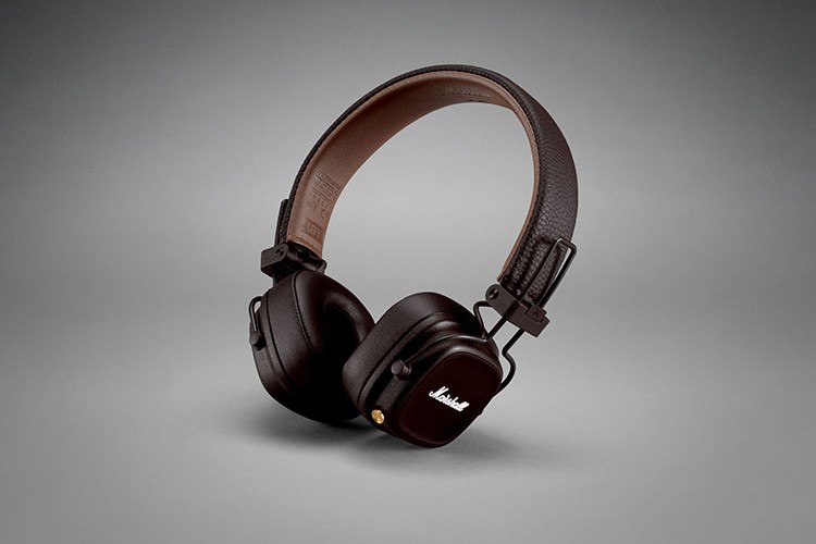 Bu yılın trendi kulak üstü kulaklıklar