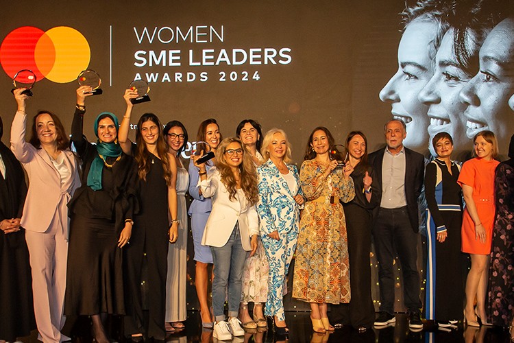 Mastercard 'Kadın Liderler Ödülleri'nde Sosyal Etki Lideri Ödülü'nü İpek Kıraç aldı