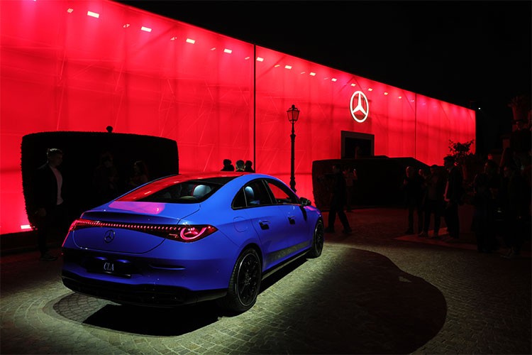 Mercedes'ten etkileyici bir performans