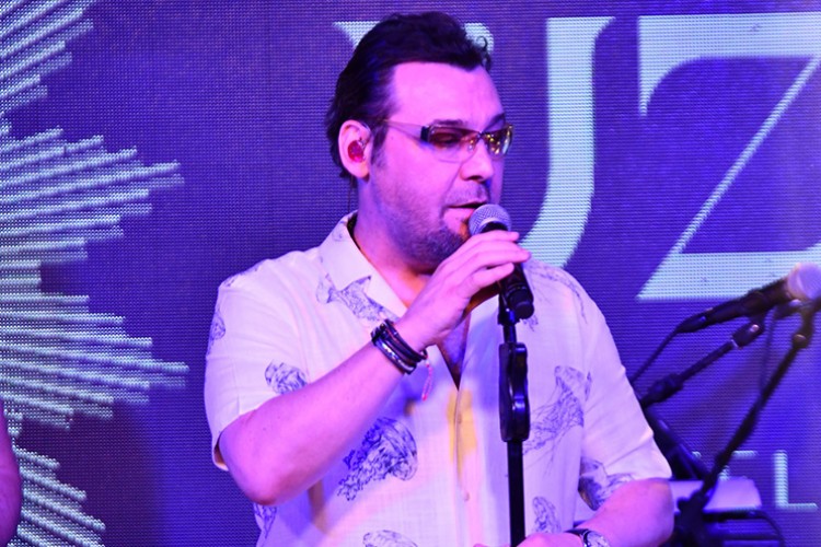 "Bu yazı eğlence yazı ilan ediyorum"