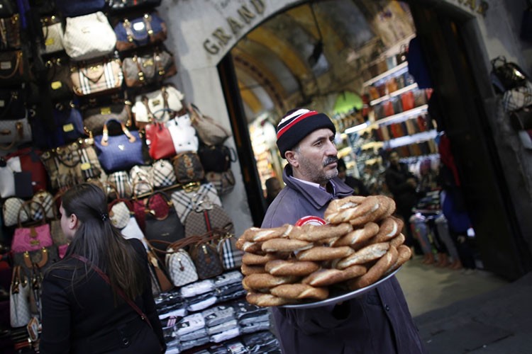 Zam gölgesinde asgari ücret tartışması