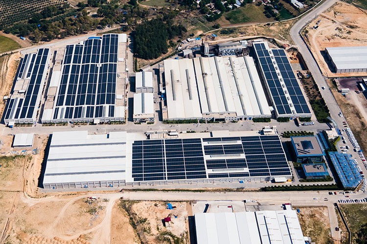 CW Enerji, Osmaniye'de bir firmanın çatısına GES kurulumu tamamladı