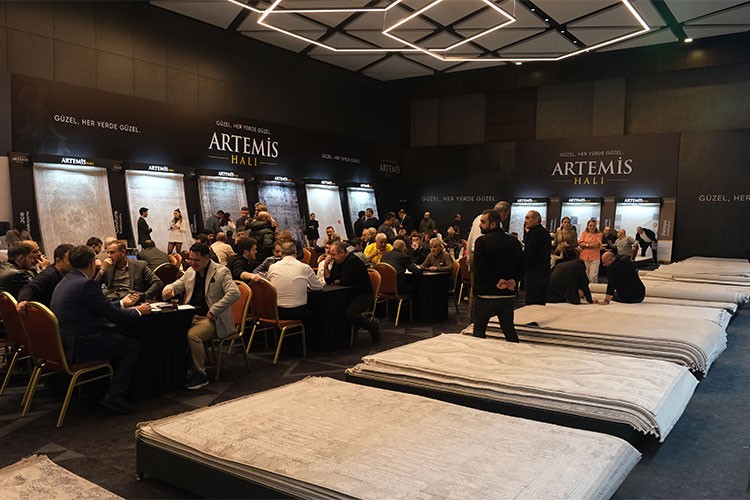 Artemis Halı, Yeni Koleksiyonlarını Antalya'daki Bayi Toplantısında Tanıttı