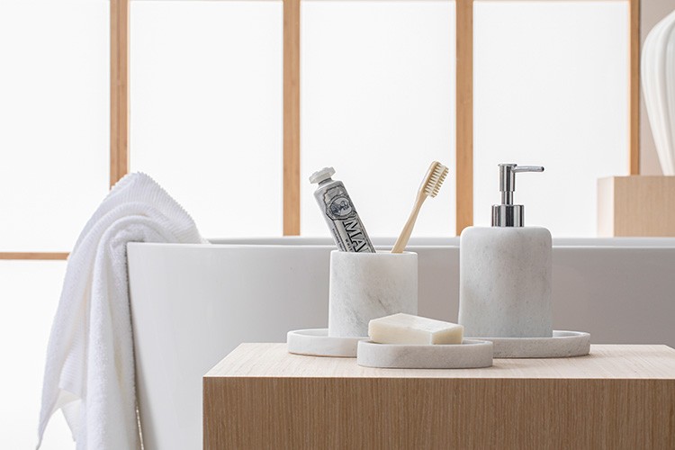 Doğanın Sadeliği, Beyazın Asaletinde Saklı