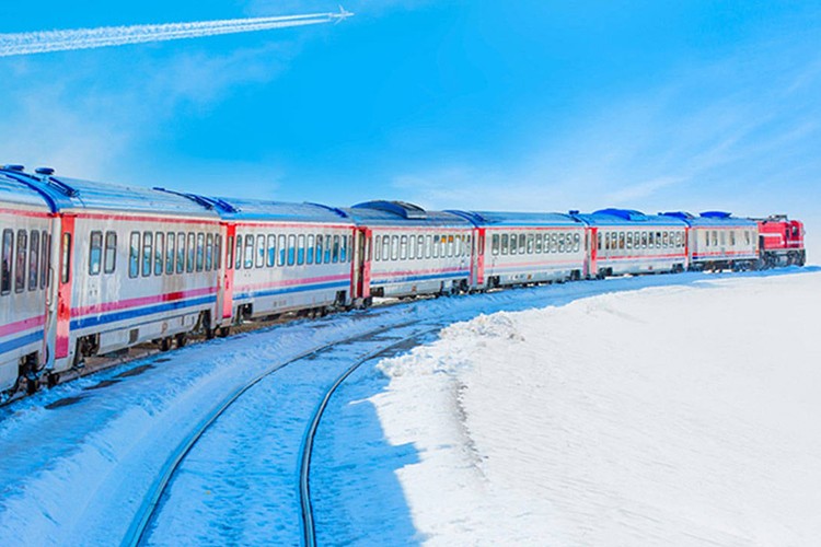 Turistik Doğu Ekspresi'nin yeni sezon biletleri yarın satışa çıkacak