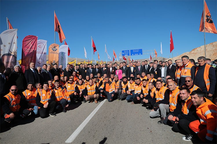 Korkuteli-Elmalı yolunun açılışı gerçekleşti