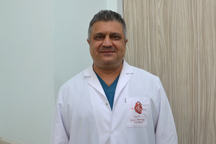 Sağlıksız beslenme genç yaşta kalp damar hastalığına yol açabiliyor