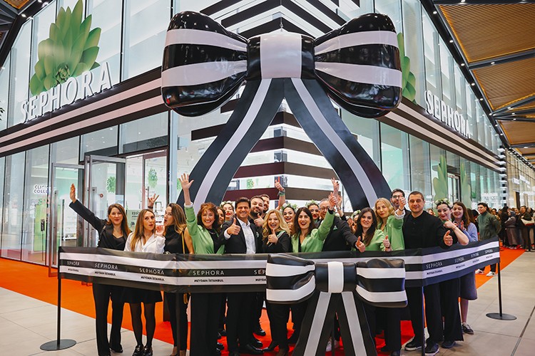 Türkiye'deki 44. mağazasını Meydan İstanbul'da açtı