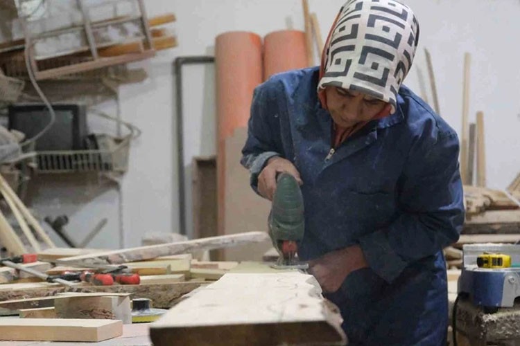 Tek başına hem üretiyor hem onarıyor