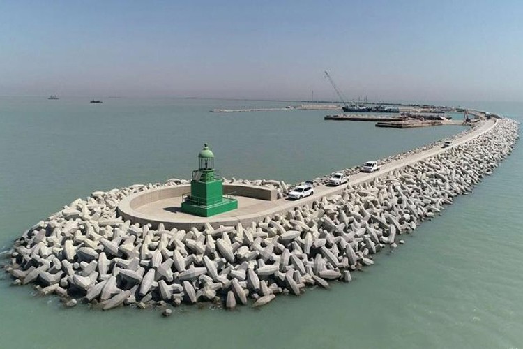El-Fav Limanı Süveyş'e alternatif