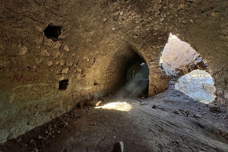Tarihi kalede ara verilen arkeolojik çalışmalar yeniden başladı