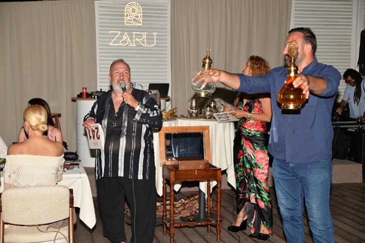 Uğur Batur'dan yaz daveti