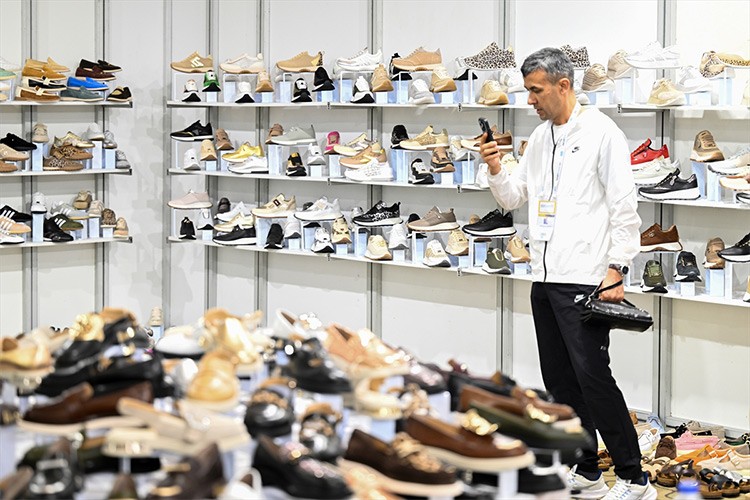 ksposhoes Ayakkabı Saraciye ve Moda Fuarı Antalya'da açıldı