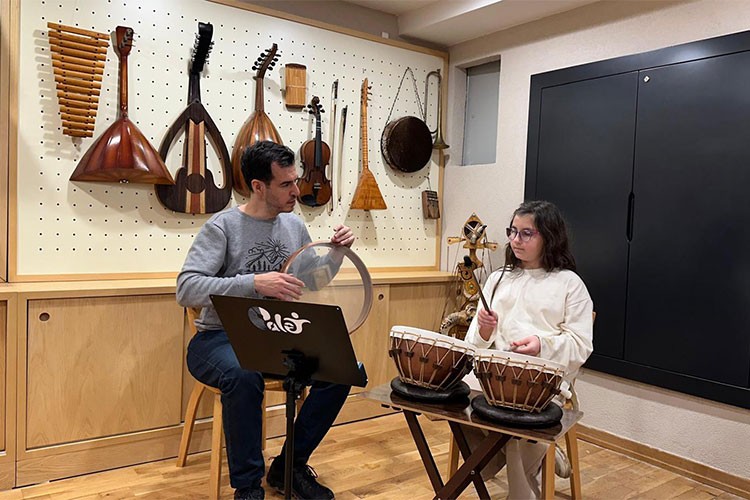 Palet Türk Müziği İlkokulu Yeni Yeteneklerini Arıyor