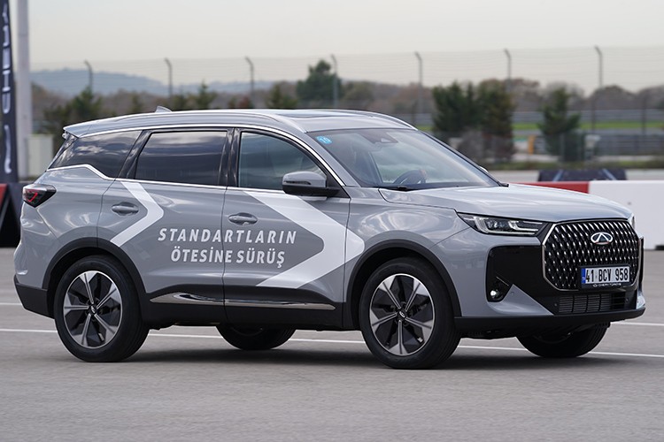 Yenilenen tasarım ve donanımlarıyla türkiye'de yollara çıktı