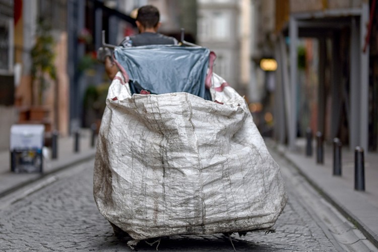 Atık emekçilerine, sıfır atık kahramanlarına mesleki statü